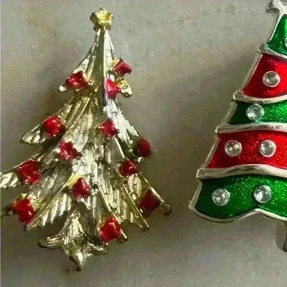 Large set of 12 vintage Christmas brooches some signed circa 60’s, 70’s, 80’s - Picture 7 of 13